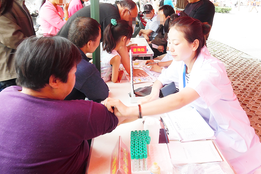 西安远大皮肤病医院公益义诊活动