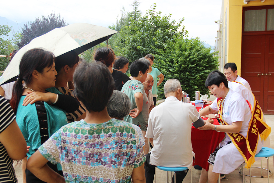 西安远大皮肤病医院公益义诊活动